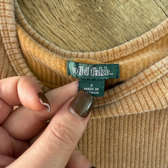 Scoop Neck Ribbed Tee - Picture 3 of 3